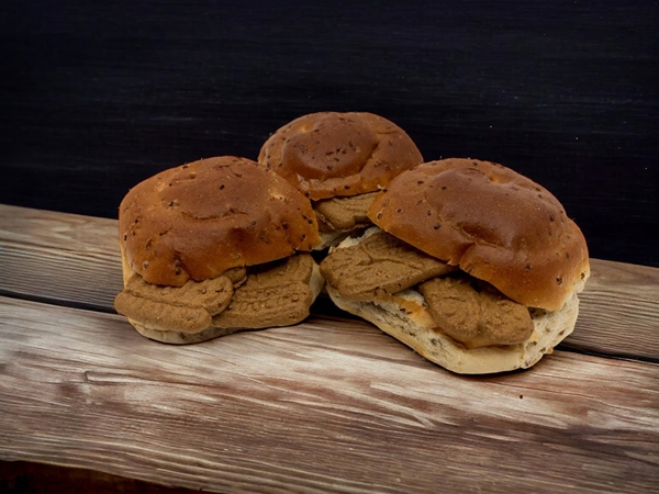 6 Anijskrollen met een pak Speculaas